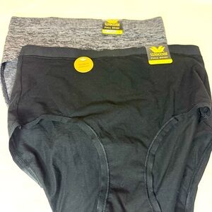 2 pair Wacoal Full Brief Panties. Size Medium